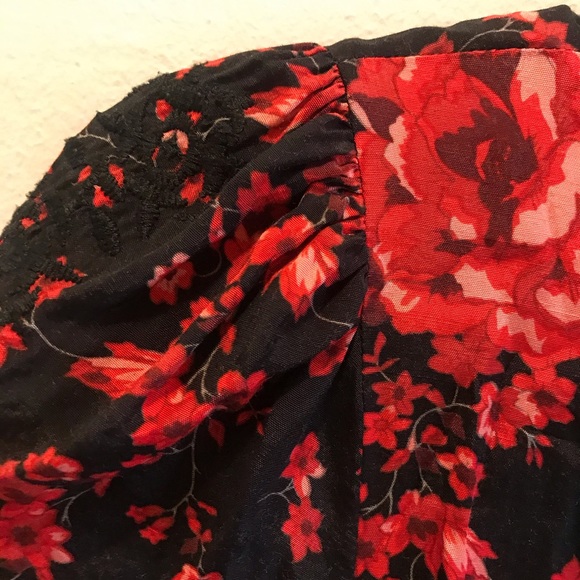 Free people blk/red floral tunic top.  Xs - Picture 9 of 9